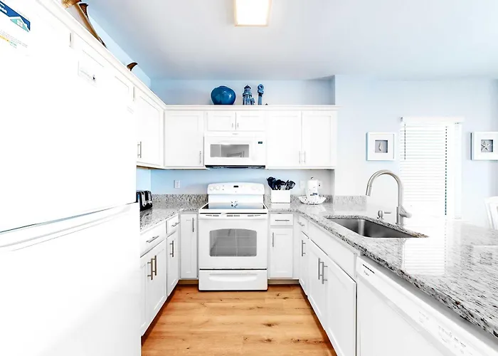 Amazing In Gulf-front Featuring A Shared Pool Free Wifi Ac Gulf Shores