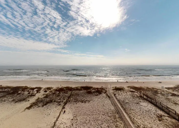 Amazing In Gulf-front Featuring A Shared Pool Free Wifi Ac Holiday home Gulf Shores
