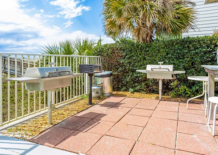 Amazing In Gulf-front Featuring A Shared Pool Free Wifi Ac Holiday home