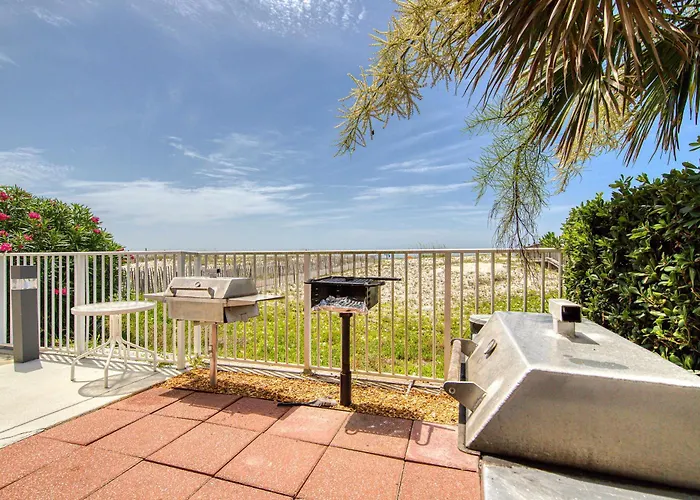 Amazing In Gulf-front Featuring A Shared Pool Free Wifi Ac Holiday home